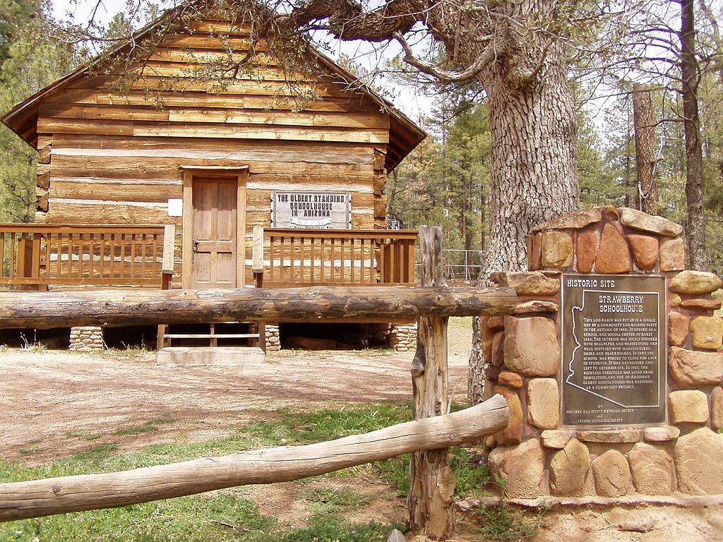 History marker of Strawberry School House