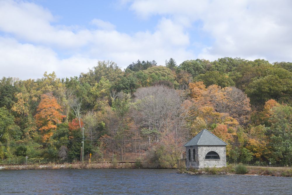 Tarrytown Lakes Park during autumn