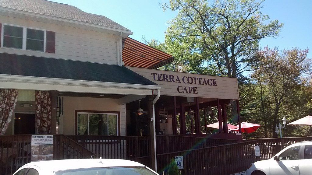 Front view of Terra Cottage Cafe and Gifts