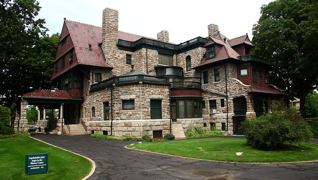 Stone architecture of The Oliver Mansion