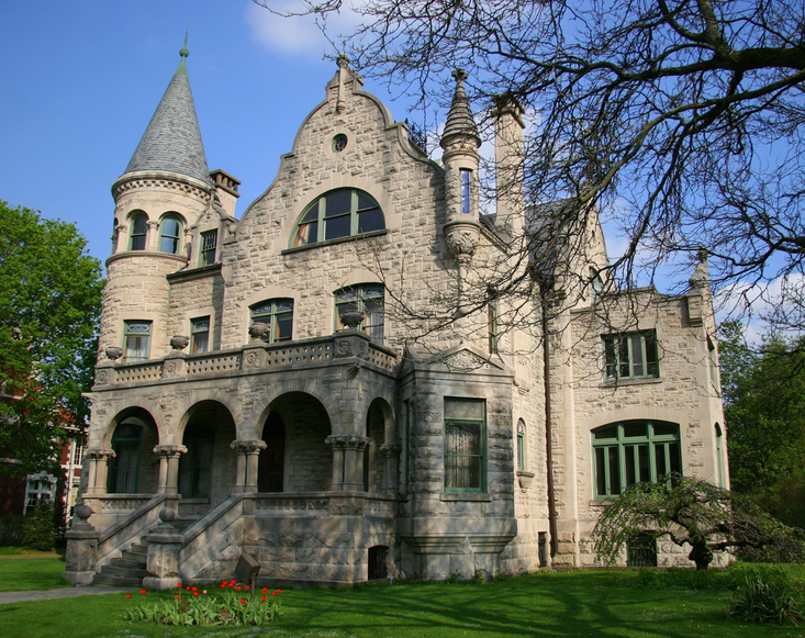 Outside View of 1890 House Museum