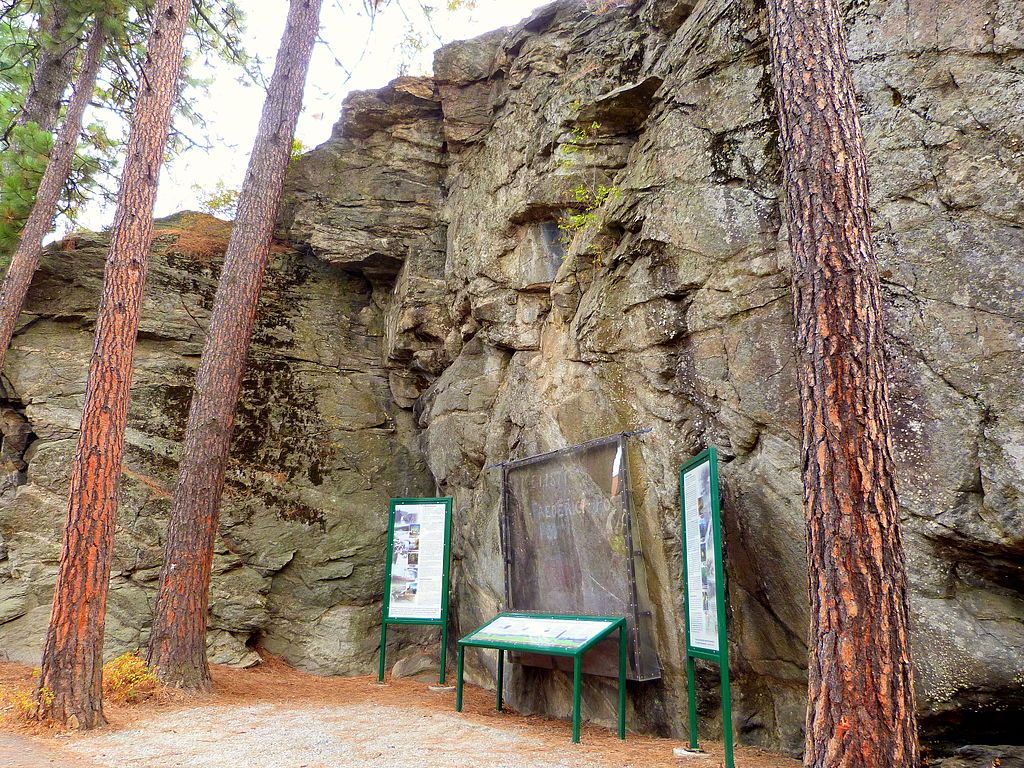 Closer view of Treaty Rock Park
