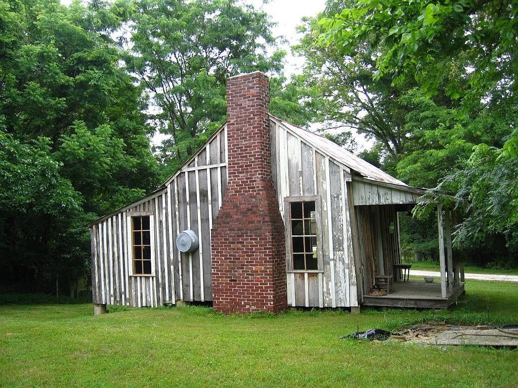 View of Davies Manor Plantation