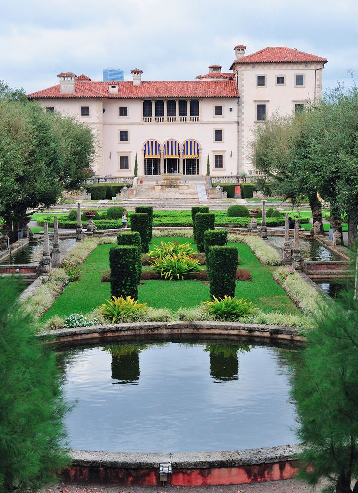 Mesmerizing view of the Vizcaya Museum & Gardens
