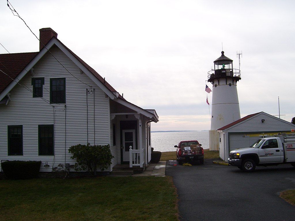 Daytime view of the Warwick Lighthouse
