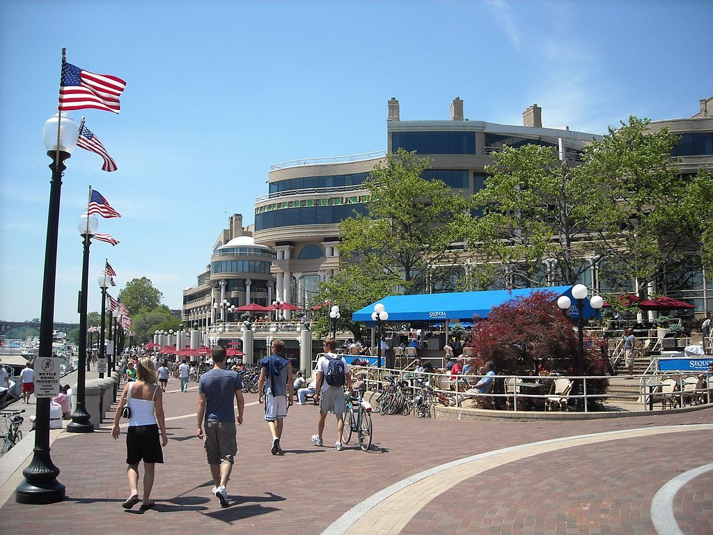 People enjoying at Washington Harbour