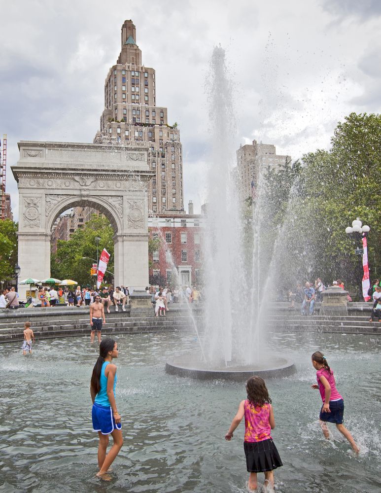 Kids playing in the fountain at Washington Square Park