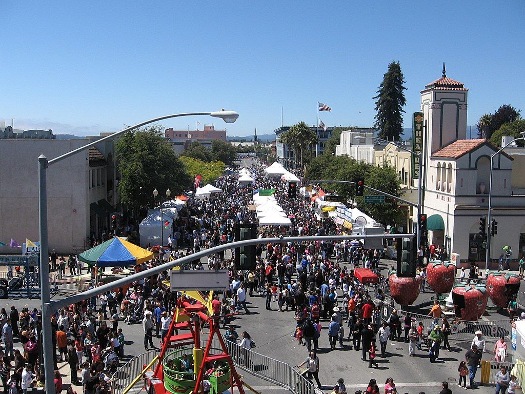 People enjoying their day at Watsonville Strawberry Festival