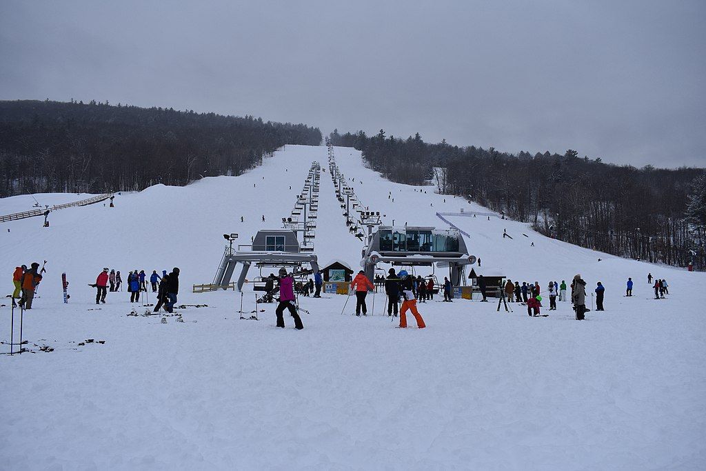 Skiing at West Mountain