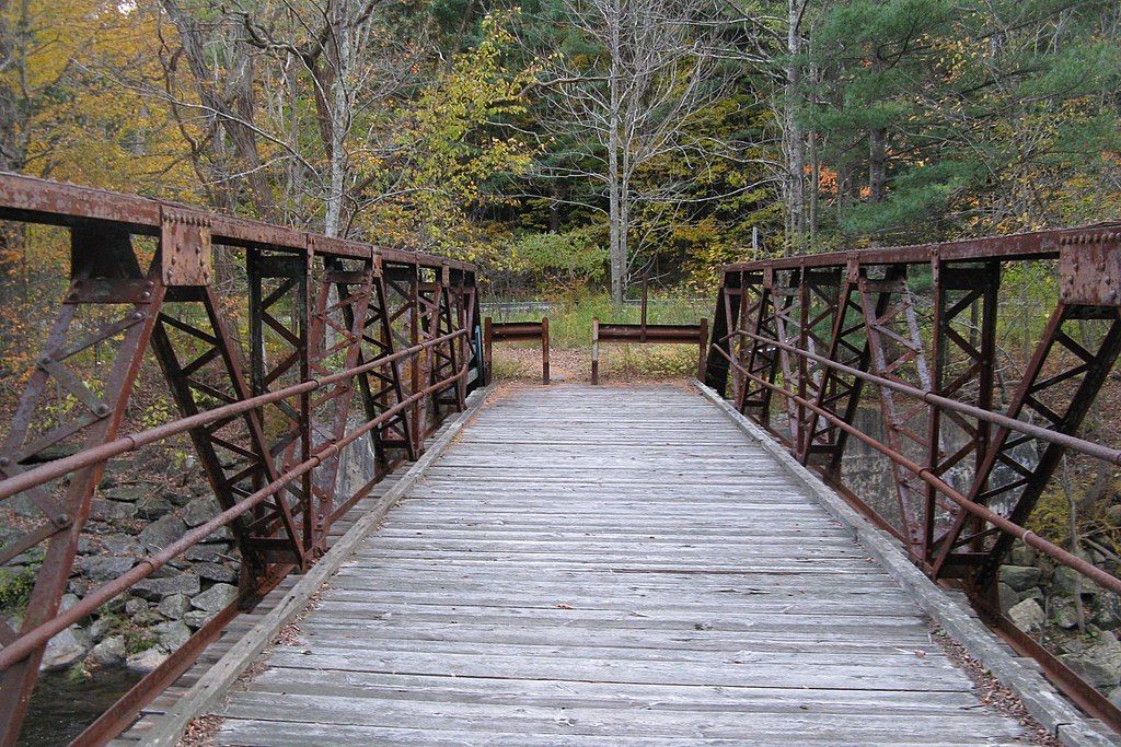 Wooden pedestrian bridge at Westfield River Trail