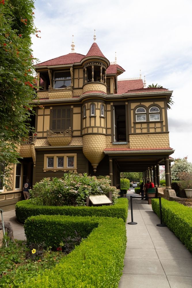Walkway leading to Winchester Mystery House