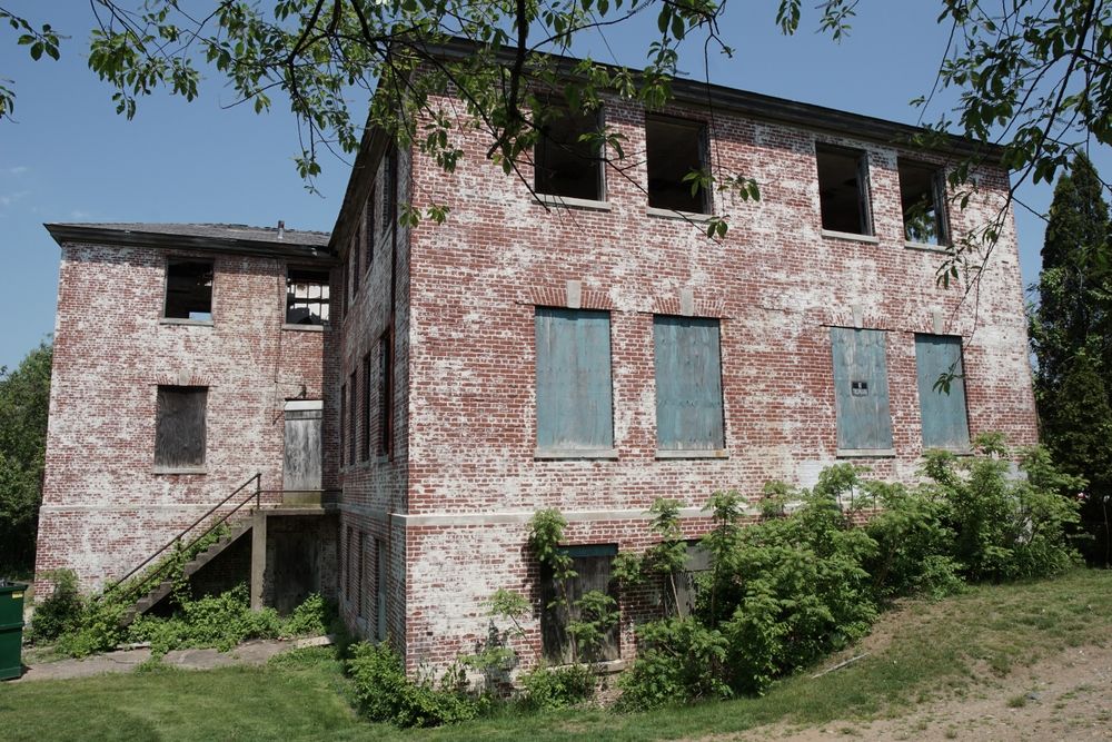 An abandoned building at Winter Island