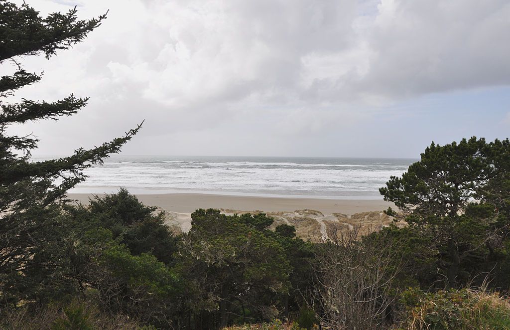 View of the waters at Yaquina Bay State Recreation site