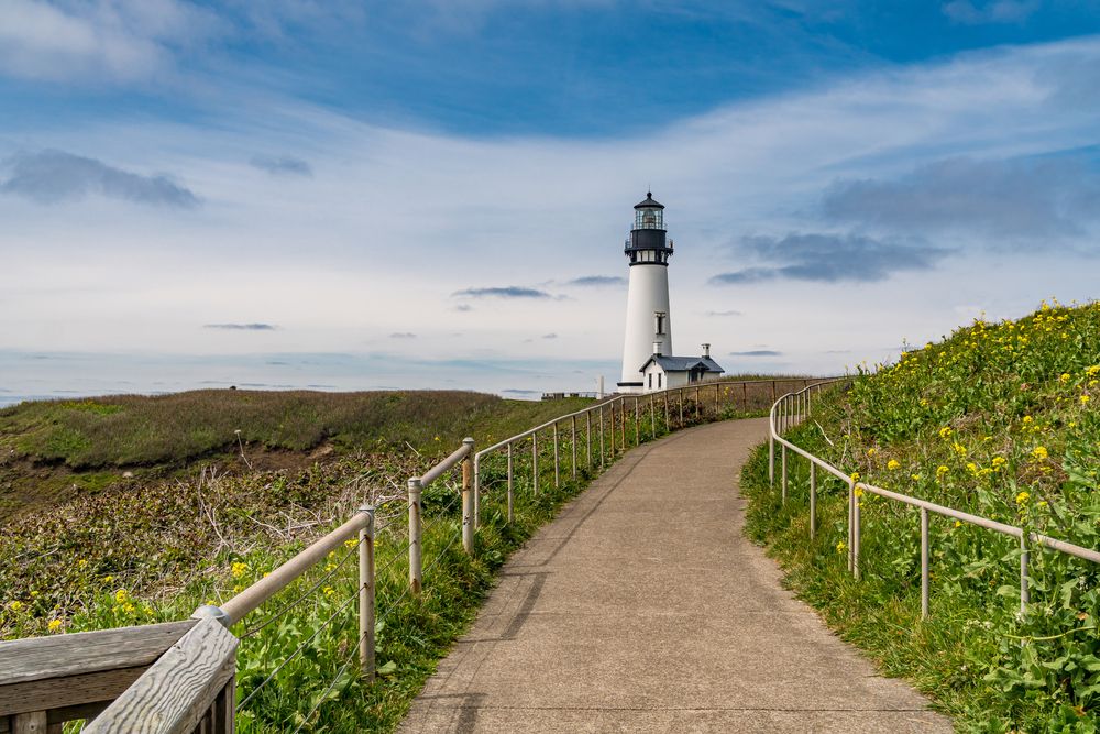 Trail leading to Yaquina Head Lighthouse