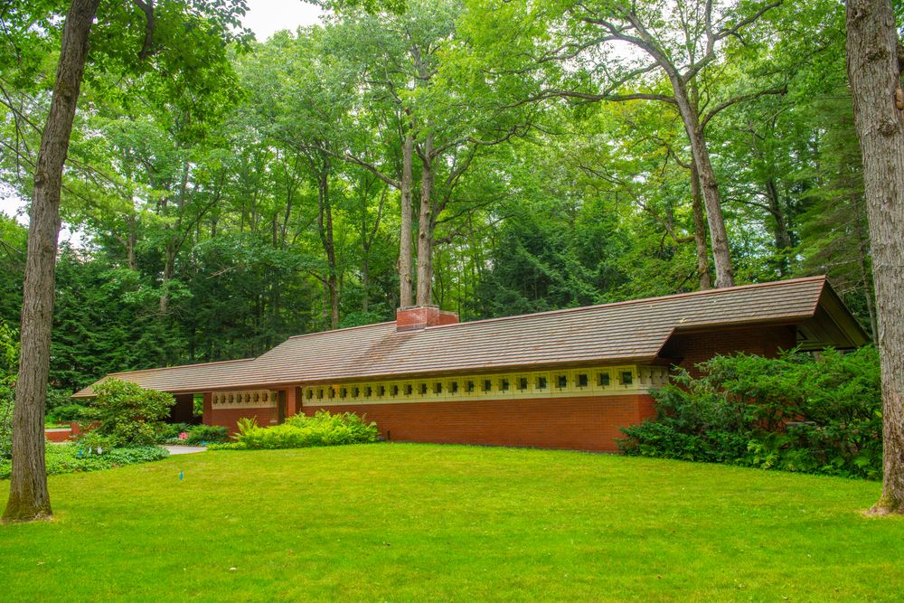 Distant view of Zimmerman House