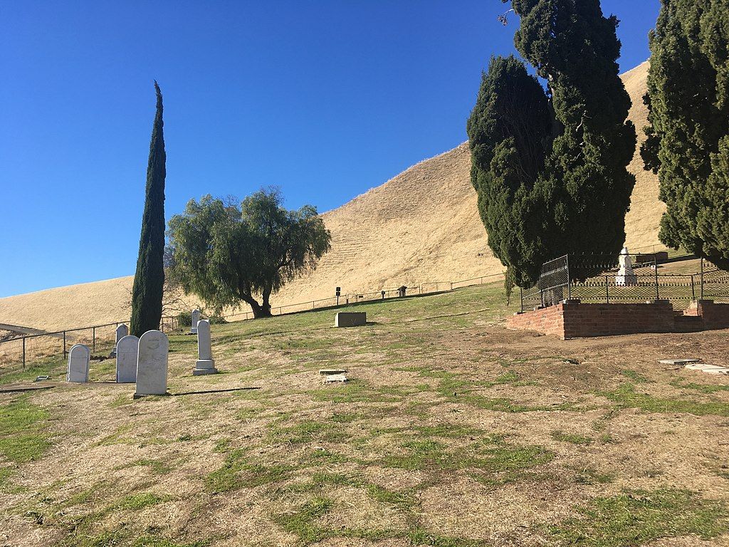 Daytime view of Rose Hill Cemetery