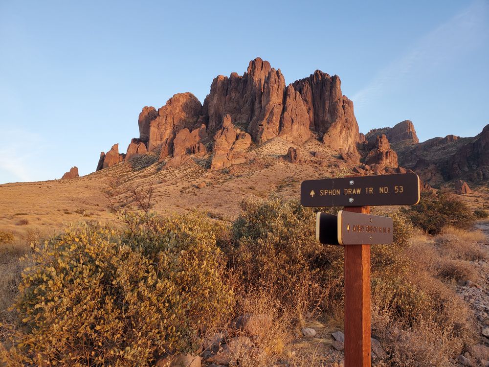 Direction sign of Siphon Draw Trail