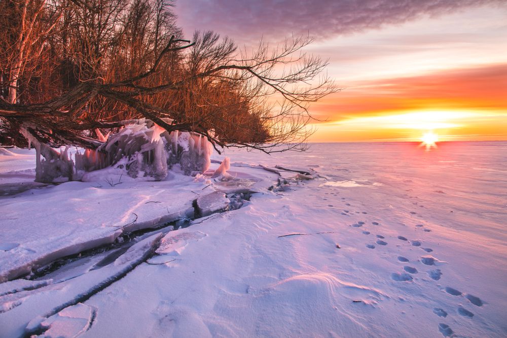 Frozen Lake Winnebago at High Cliff State Park