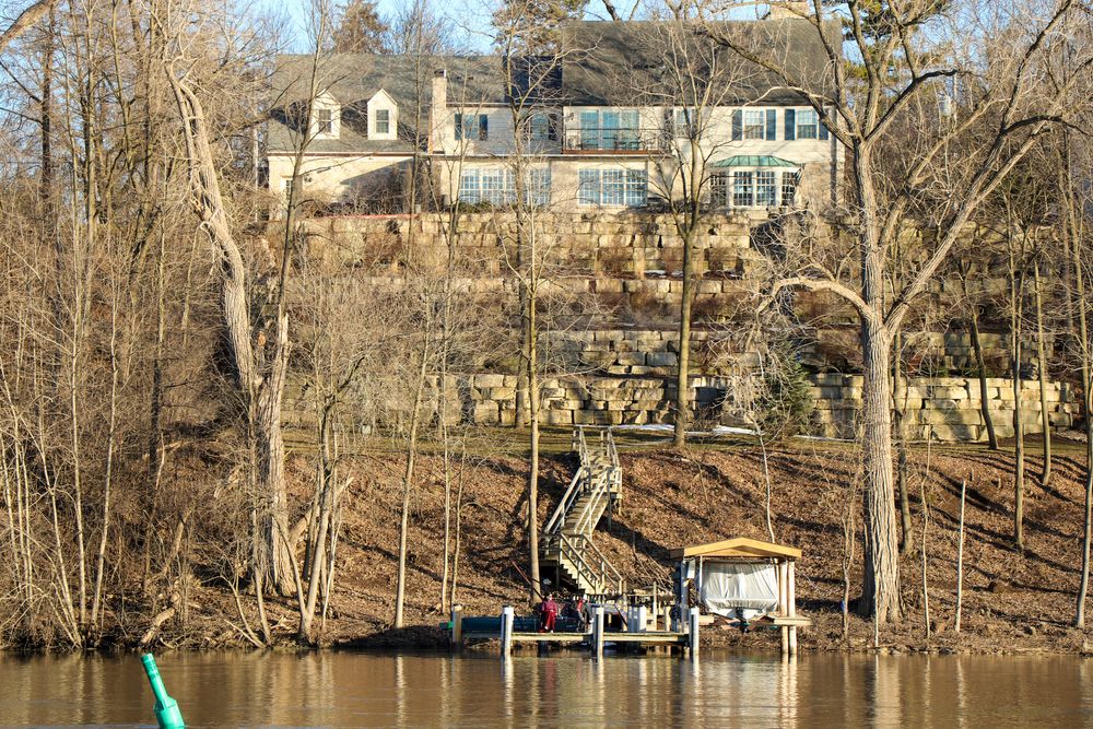 A house near Fox River