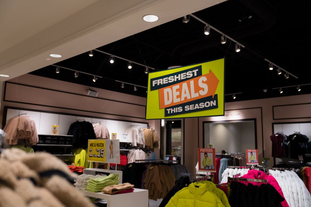 Clothing store in Great Lakes Crossing Outlets