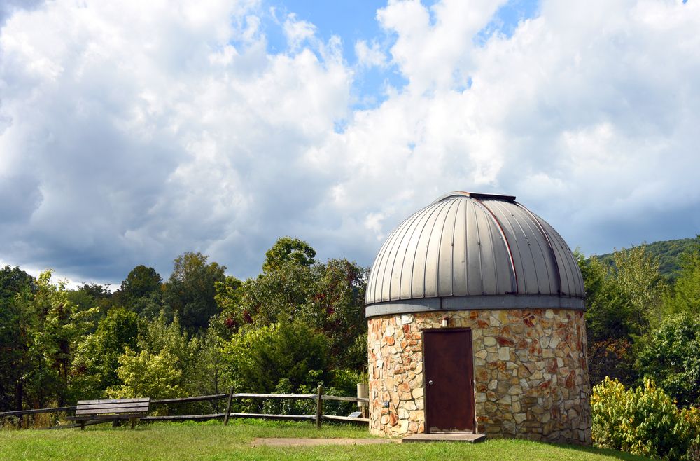 Exterior of Bays Mountain Park and Planetarium