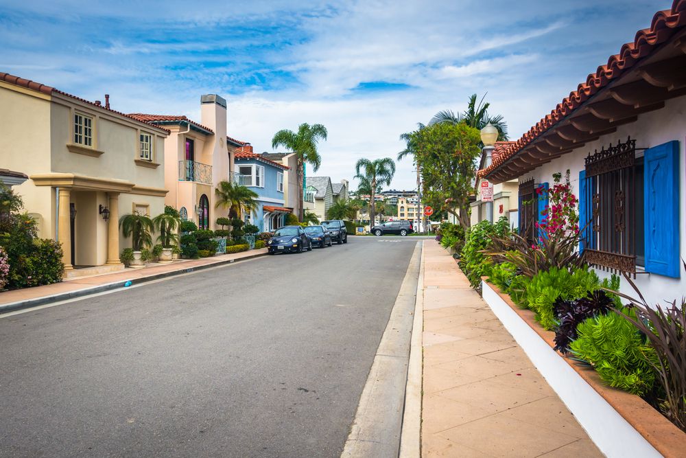 Houses along a street at Lido Isle