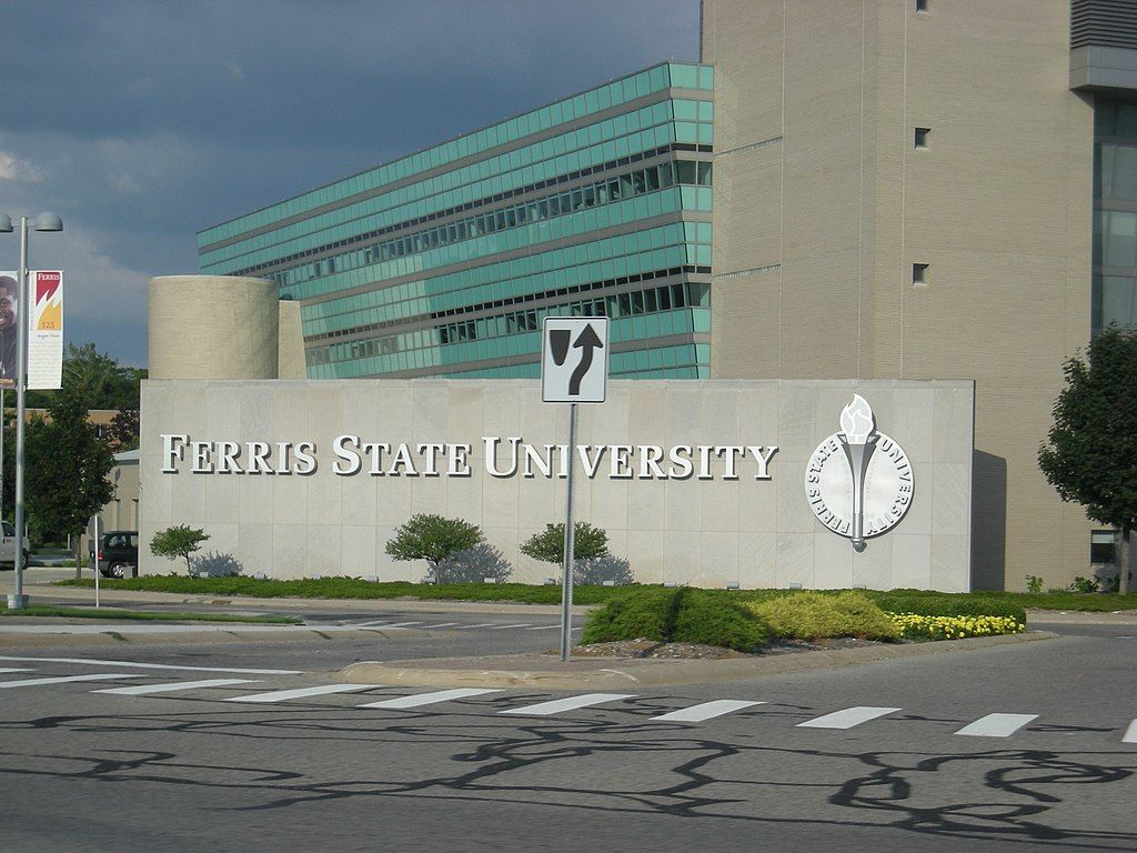 Ferris State University welcoming sign written in silver.
