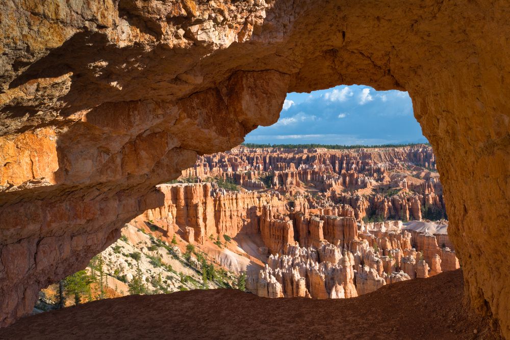 Stone arch at Peekaboo Loop