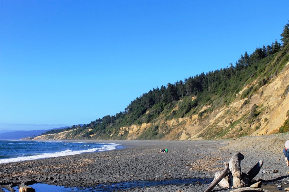 Sunny day at Agate Beach