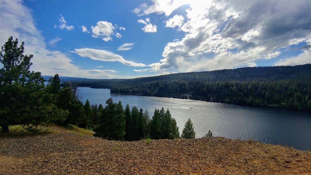 Scenic view of the lake from Ponderosa State Park