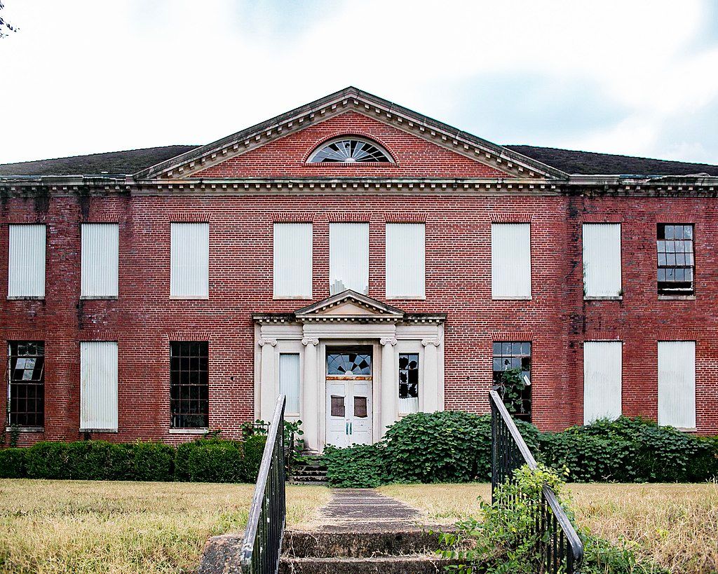 Front exterior of Georgia School for the Deaf