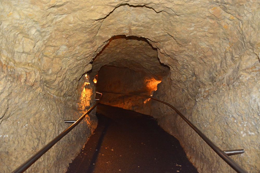 A tunnel in the Natural Bridge Caverns