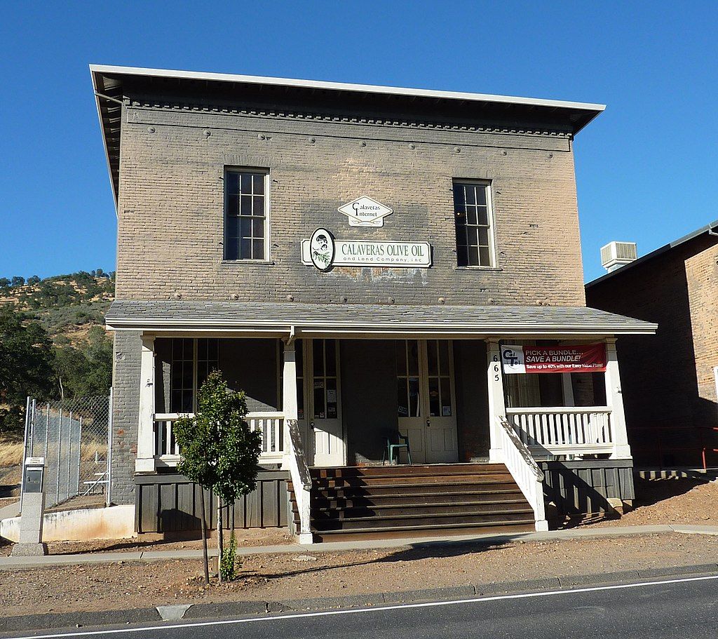 Exterior of Reed's Store