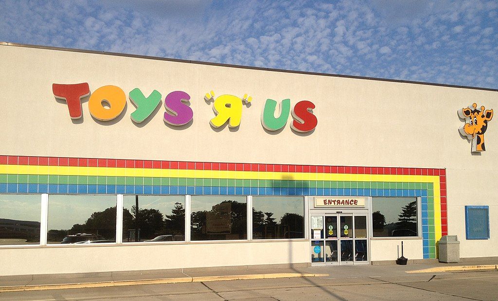 Toys R Us at West Park Mall
