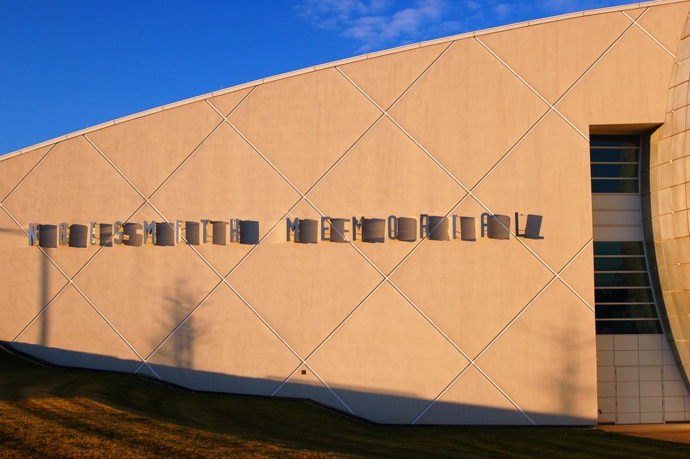 Name sign of nNaismith Memorial Basketball Hall of Fame
