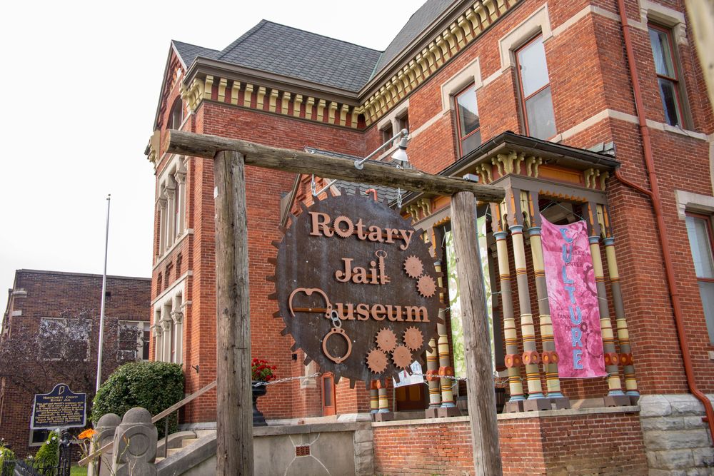 Welcome sign of Rotary Jail Museum