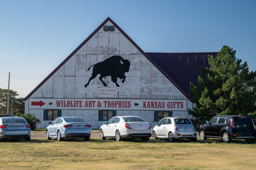 Side facade of Southwind Antique Mall
