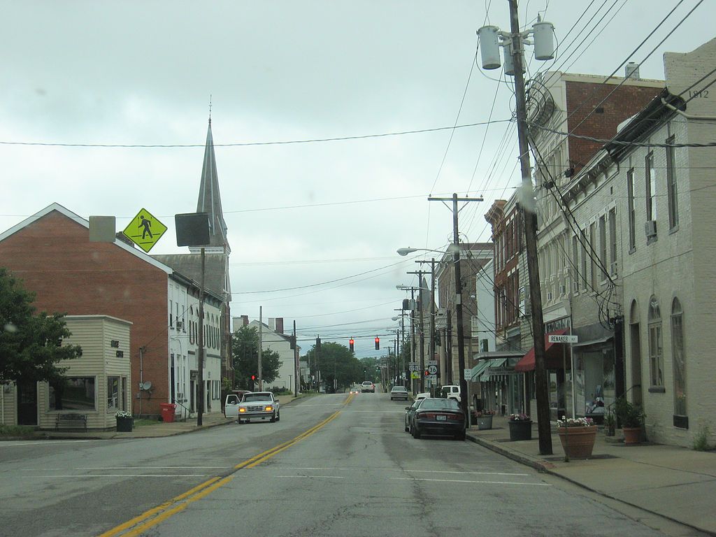 The road of Cynthiana Main Street