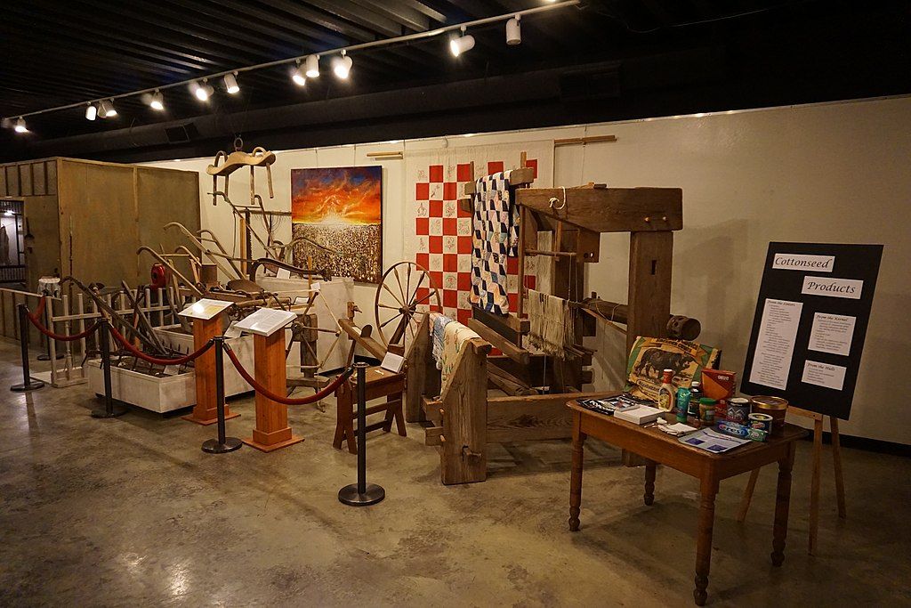 Equipments display in Audie Murphy American Cotton Museum