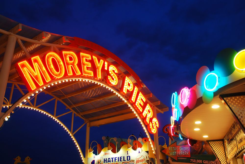 Neon sign of Morey’s Piers and Beachfront Water Parks
