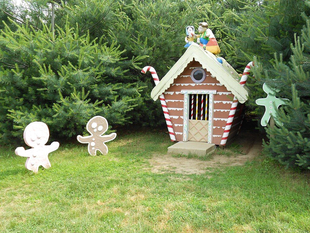 Gingerbread house at Clark's Elioak Farm
