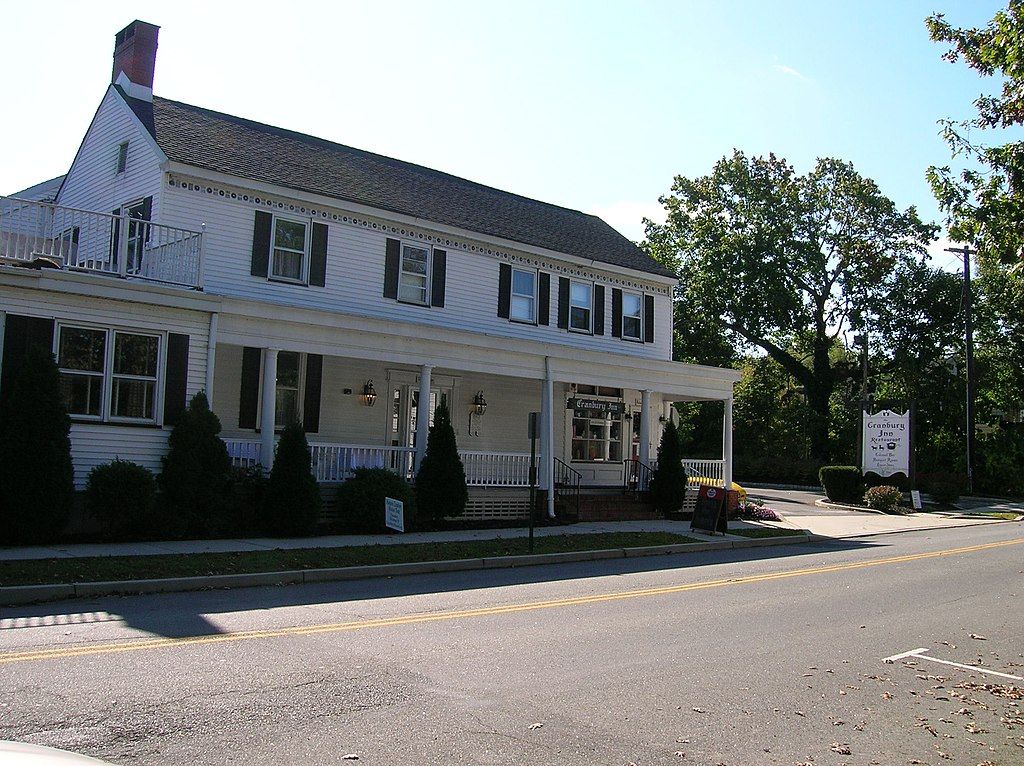 Exterior of the Cranbury Inn