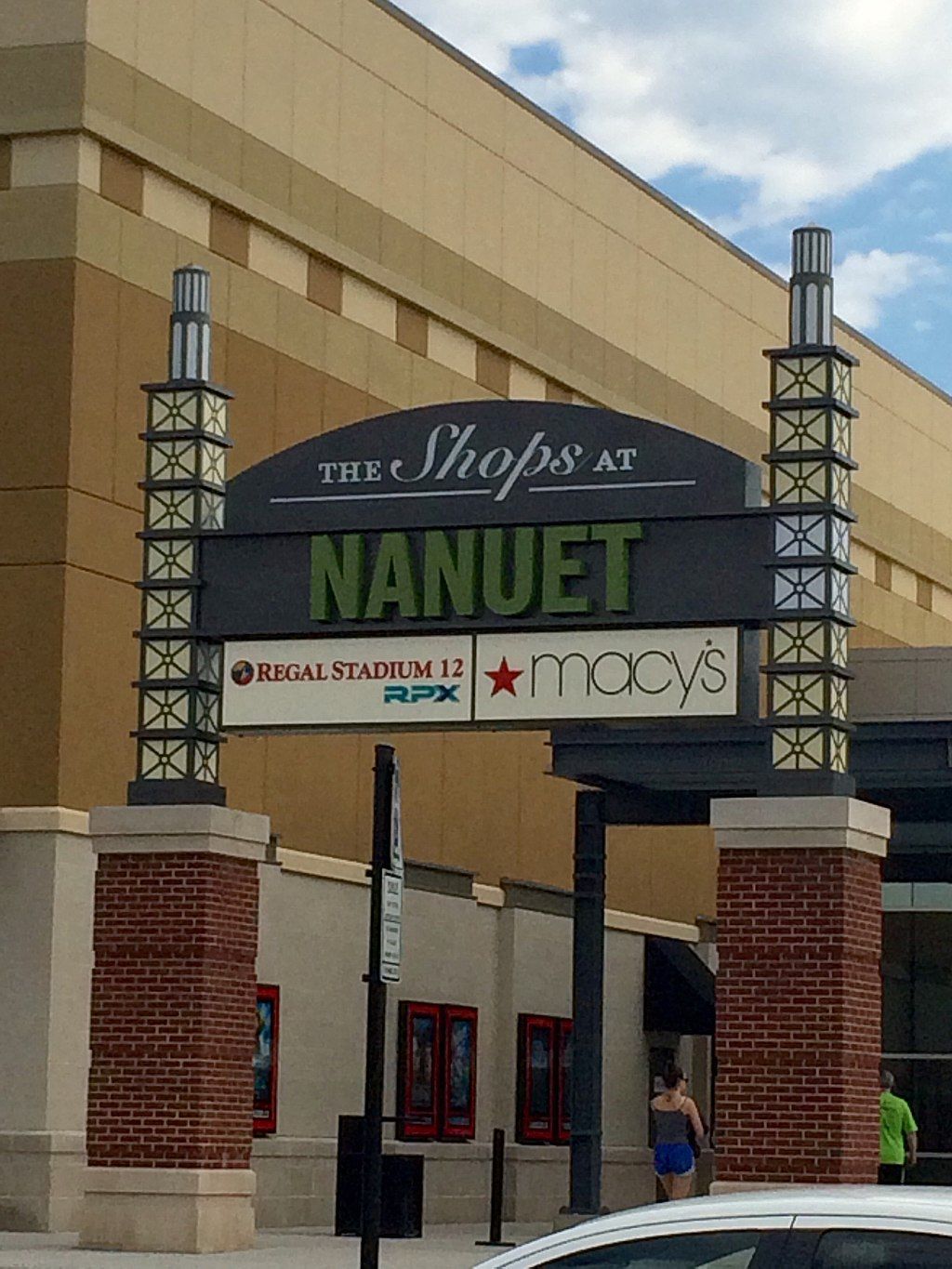 Signage of the Shops at Nanuet