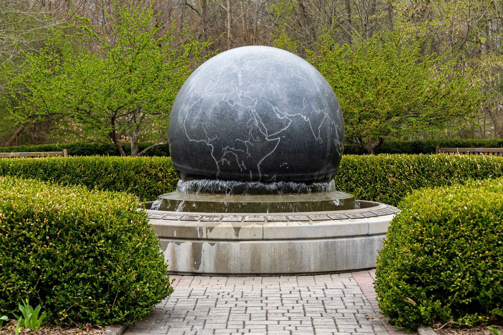 Unique water fountain at Orange County Arboretum