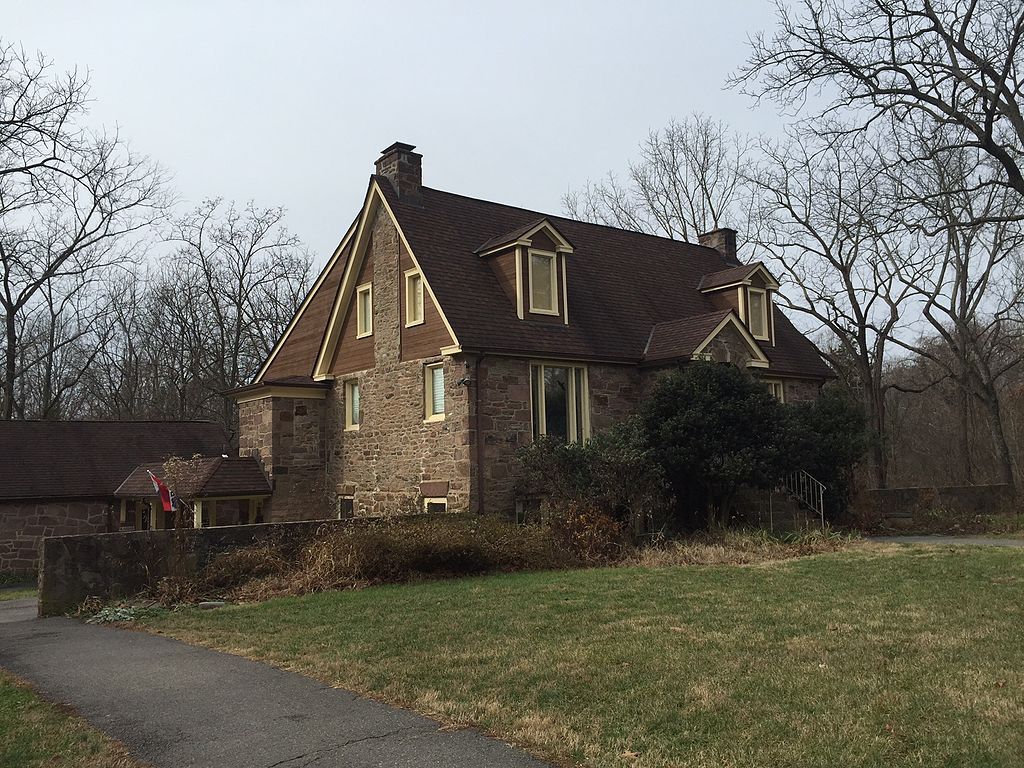 Walney visitor's center at Ellanor C. Lawrence Park