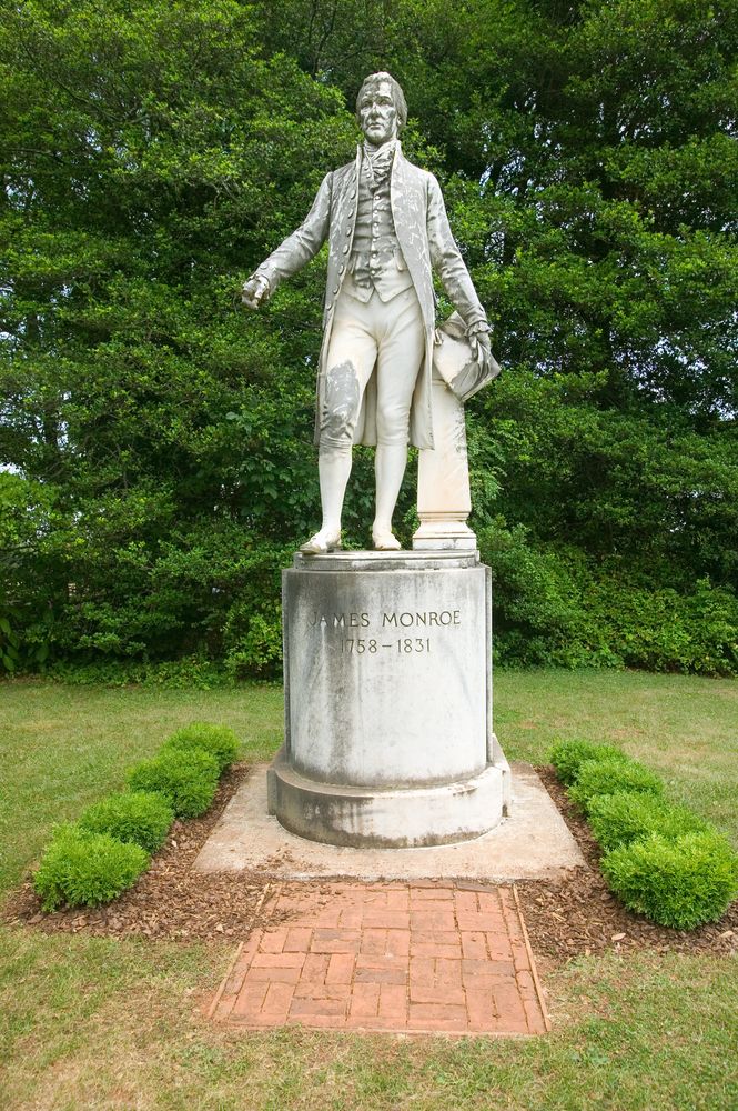 Statue of president James Monroe at James Monroe's Highland