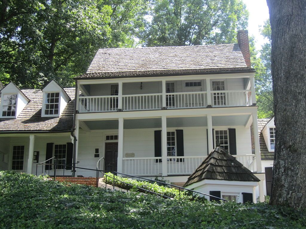 Front view of the Historic Michie Tavern's exterior