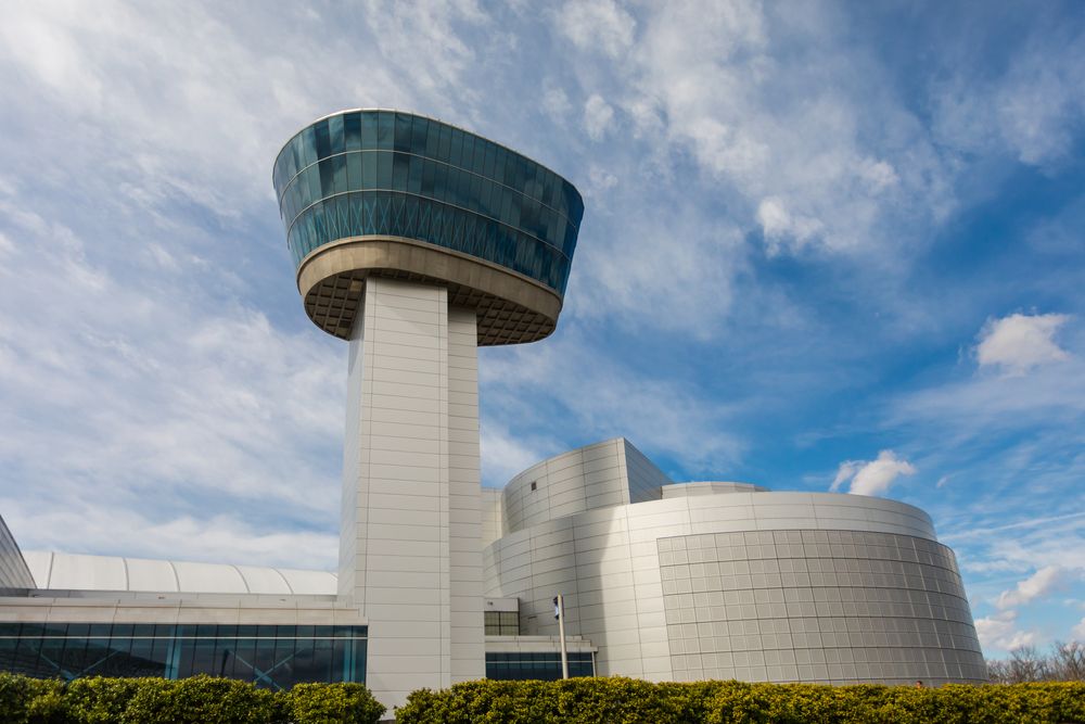 Exterior of Steven F. Udvar-Hazy Center