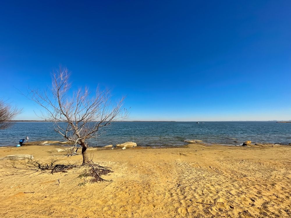 Sunny day at Lewisville Lake
