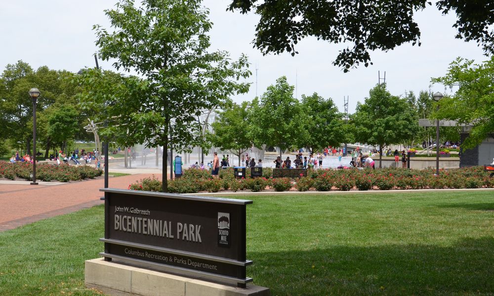 Welcome sign of Bicentennial Park